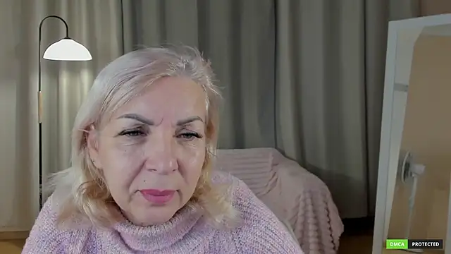 LiliaMoons online show from 12/02/25, 10:17