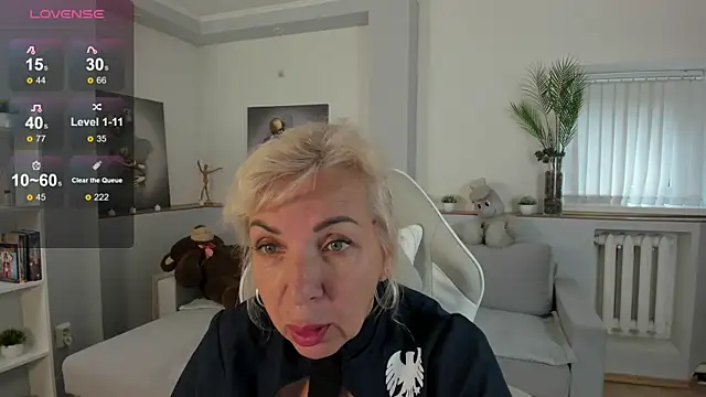 LiliaMoons online show from 10/03/25, 08:49