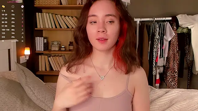 Snapshot of AlbertaClack chatting on 11/24/25, 11:43 AlbertaClack online show from 11/24/25, 11:43