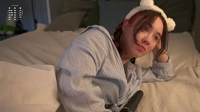 Snapshot of AlbertaClack chatting on 09/24/25, 11:50 AlbertaClack online show from 09/24/25, 11:50