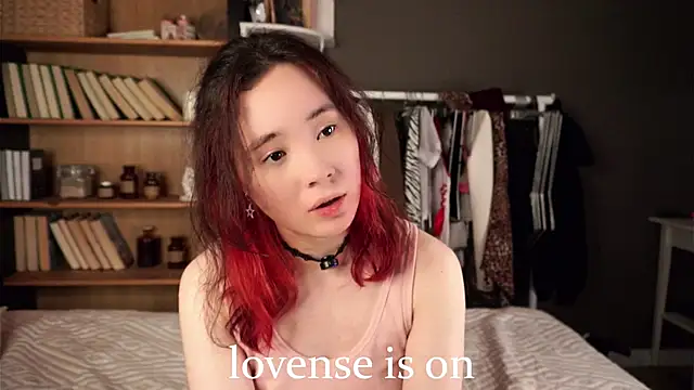 Snapshot of AlbertaClack chatting on 11/07/25, 11:37 AlbertaClack online show from 11/07/25, 11:37