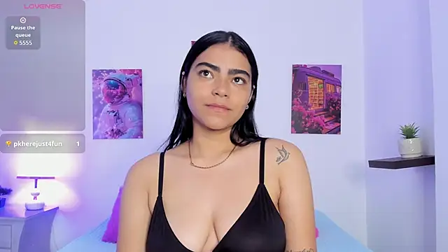 Snapshot of shizuka_84 chatting on 11/25/25, 11:10 shizuka 84 online show from 11/25/25, 11:10