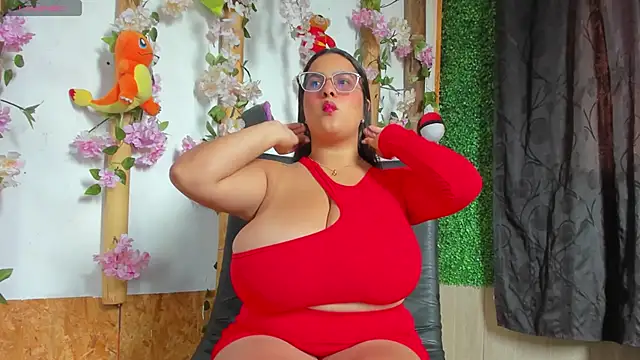 nathalia correa online show from 10/29/25, 01:43