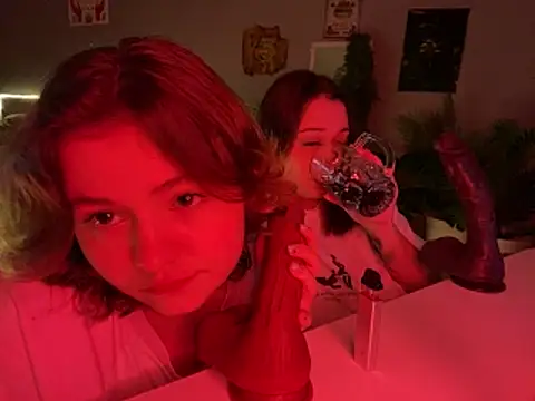 MoonIvy  online show from 11/15/25, 05:28