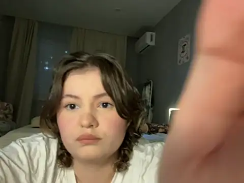 MoonIvy  online show from 12/03/25, 05:23