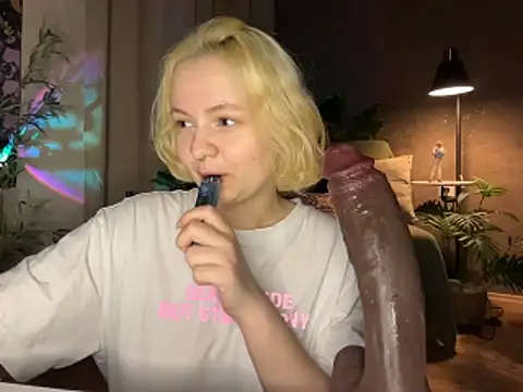 MoonIvy  online show from 06/02/26, 07:36