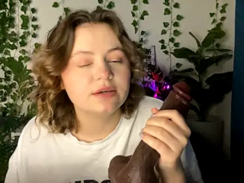 MoonIvy  online show from 11/23/25, 06:29