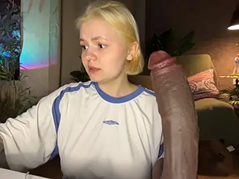 MoonIvy  online show from 04/12/26, 07:06