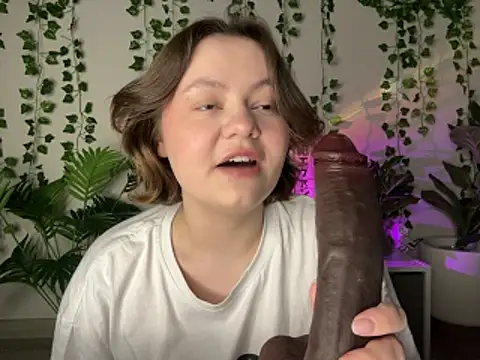 MoonIvy  online show from 01/16/26, 07:18