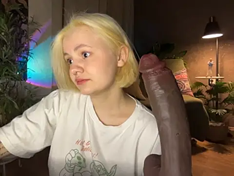 MoonIvy  online show from 05/01/26, 07:19
