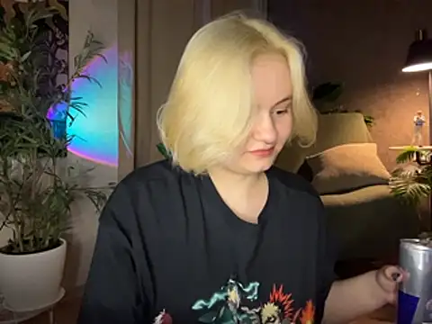 MoonIvy  online show from 05/10/26, 07:16