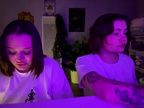 MoonIvy  online show from 01/12/26, 06:04