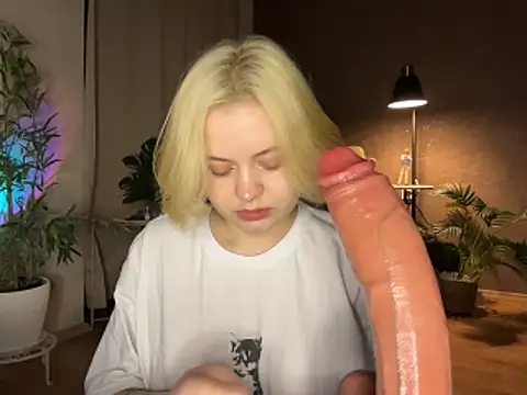 MoonIvy  online show from 03/26/26, 07:12