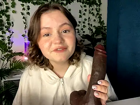 MoonIvy  online show from 11/21/25, 06:18