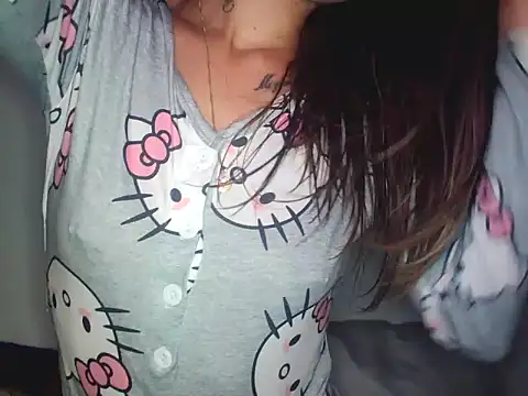 Snapshot of VIOLETT_SATOMI chatting on 11/06/25, 04:27 VIOLETT SATOMI online show from 11/06/25, 04:27