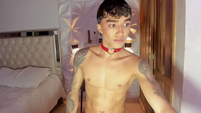 Wyatt Rose online show from 11/25/25, 04:02