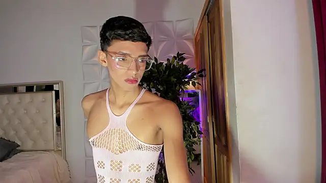 Wyatt Rose online show from 11/12/25, 07:23