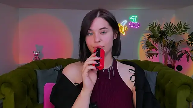 lil angel  online show from 11/14/25, 06:17