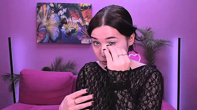 lil angel  online show from 11/22/25, 06:12