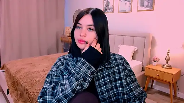 lil angel  online show from 02/09/26, 02:26