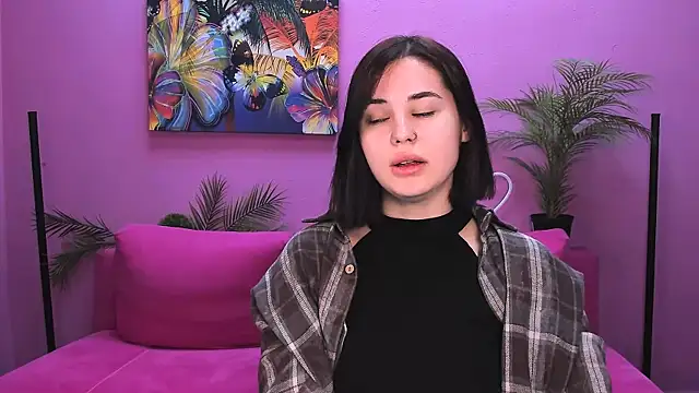 lil angel  online show from 11/17/25, 09:02