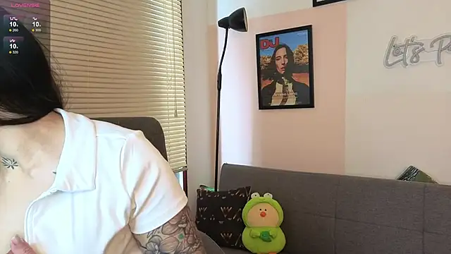 SujannaVarma  online show from 11/09/25, 07:29