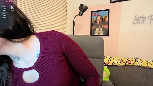 SujannaVarma  online show from 11/27/25, 10:43