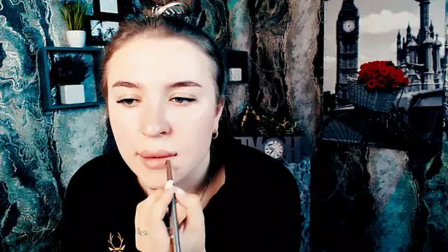 Snapshot of JuliaTopp_ chatting on 10/01/25, 05:28 JuliaTopp online show from 10/01/25, 05:28