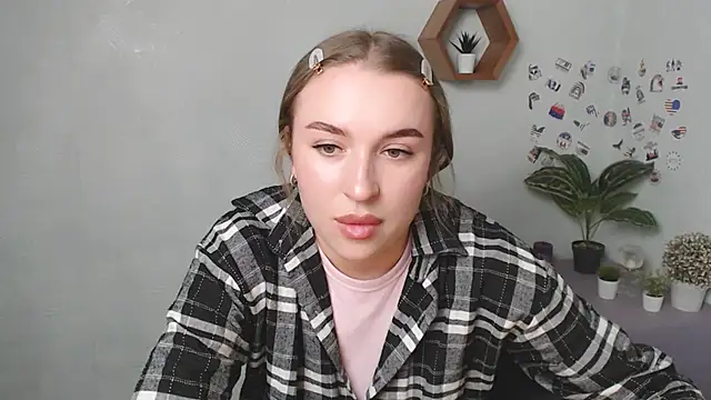Snapshot of JuliaTopp_ chatting on 09/26/25, 10:44 JuliaTopp online show from 09/26/25, 10:44