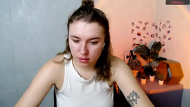 JuliaTopp  online show from 11/24/25, 05:18