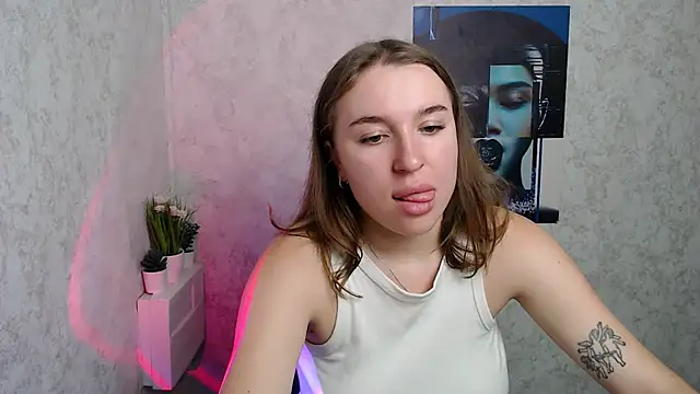 JuliaTopp  online show from 10/26/25, 08:15