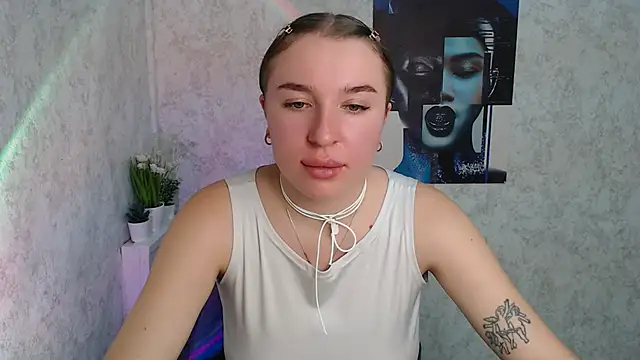 JuliaTopp  online show from 10/24/25, 06:40