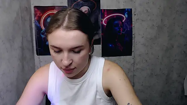 JuliaTopp  online show from 11/03/25, 07:13