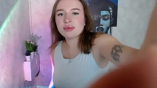 Snapshot of JuliaTopp_ chatting on 10/16/25, 05:49 JuliaTopp online show from 10/16/25, 05:49