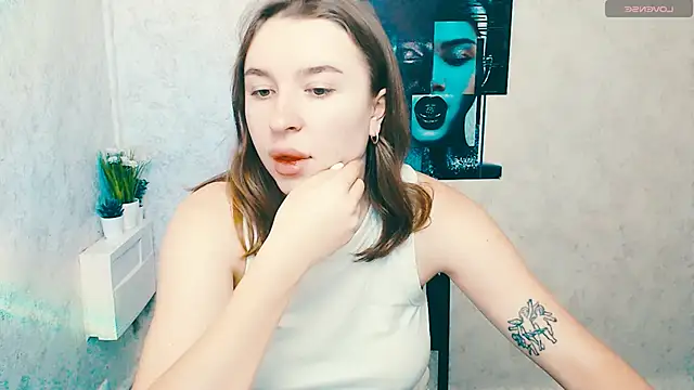 JuliaTopp  online show from 11/04/25, 06:50