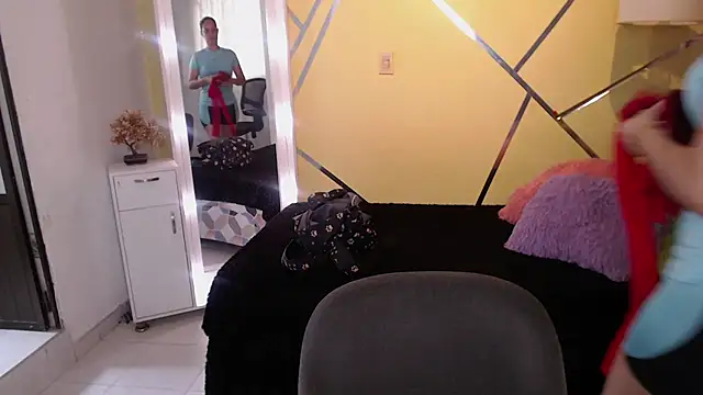 shirleyrojas online show from 11/12/25, 08:12