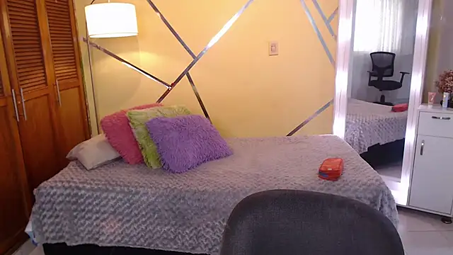 shirleyrojas online show from 11/15/25, 08:24