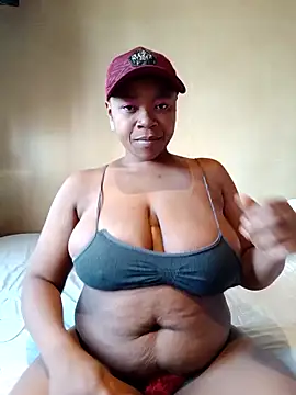 Snapshot of missboobiesSA chatting on 05/16/26, 02:27 missboobiesSA online show from 05/16/26, 02:27