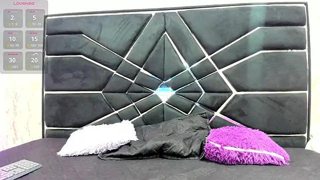 Snapshot of LITTLESUSSYY_ chatting on 09/19/25, 11:47 LITTLESUSSYY online show from 09/19/25, 11:47