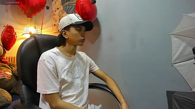 Snapshot of markbowie chatting on 02/20/26, 01:02 markbowie online show from 02/20/26, 01:02