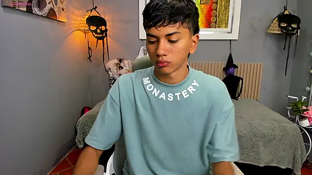 markbowie online show from 11/06/25, 02:10