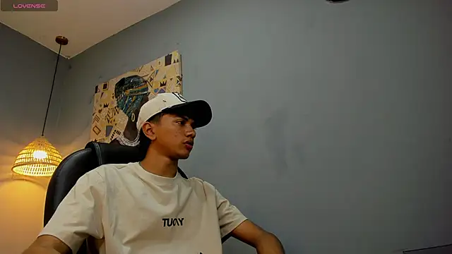 Snapshot of markbowie chatting on 01/08/26, 12:44 markbowie online show from 01/08/26, 12:44