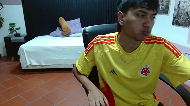 Snapshot of markbowie chatting on 02/08/26, 03:10 markbowie online show from 02/08/26, 03:10