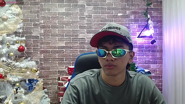 Snapshot of markbowie chatting on 12/20/25, 02:31 markbowie online show from 12/20/25, 02:31