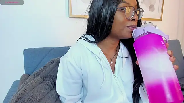 Coco joness online show from 11/06/25, 02:43