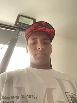 Snapshot of IsaacBlack_ chatting on 09/12/25, 10:42 IsaacBlack online show from 09/12/25, 10:42