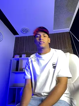 Snapshot of IsaacBlack_ chatting on 09/12/25, 04:34 IsaacBlack online show from 09/12/25, 04:34