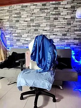 Snapshot of Masterblue_hot chatting on 10/21/25, 10:31 Masterblue hot online show from 10/21/25, 10:31