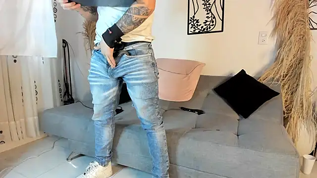 Snapshot of Masterblue_hot chatting on 11/27/25, 09:59 Masterblue hot online show from 11/27/25, 09:59