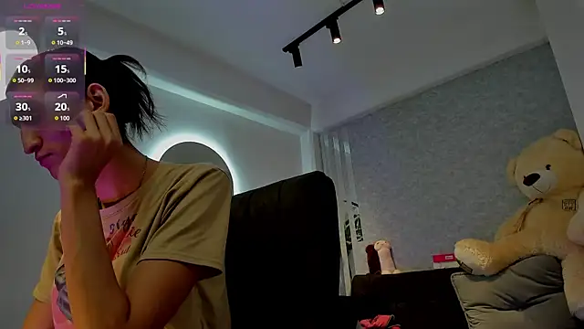 lily cash1 online show from 04/15/26, 07:51